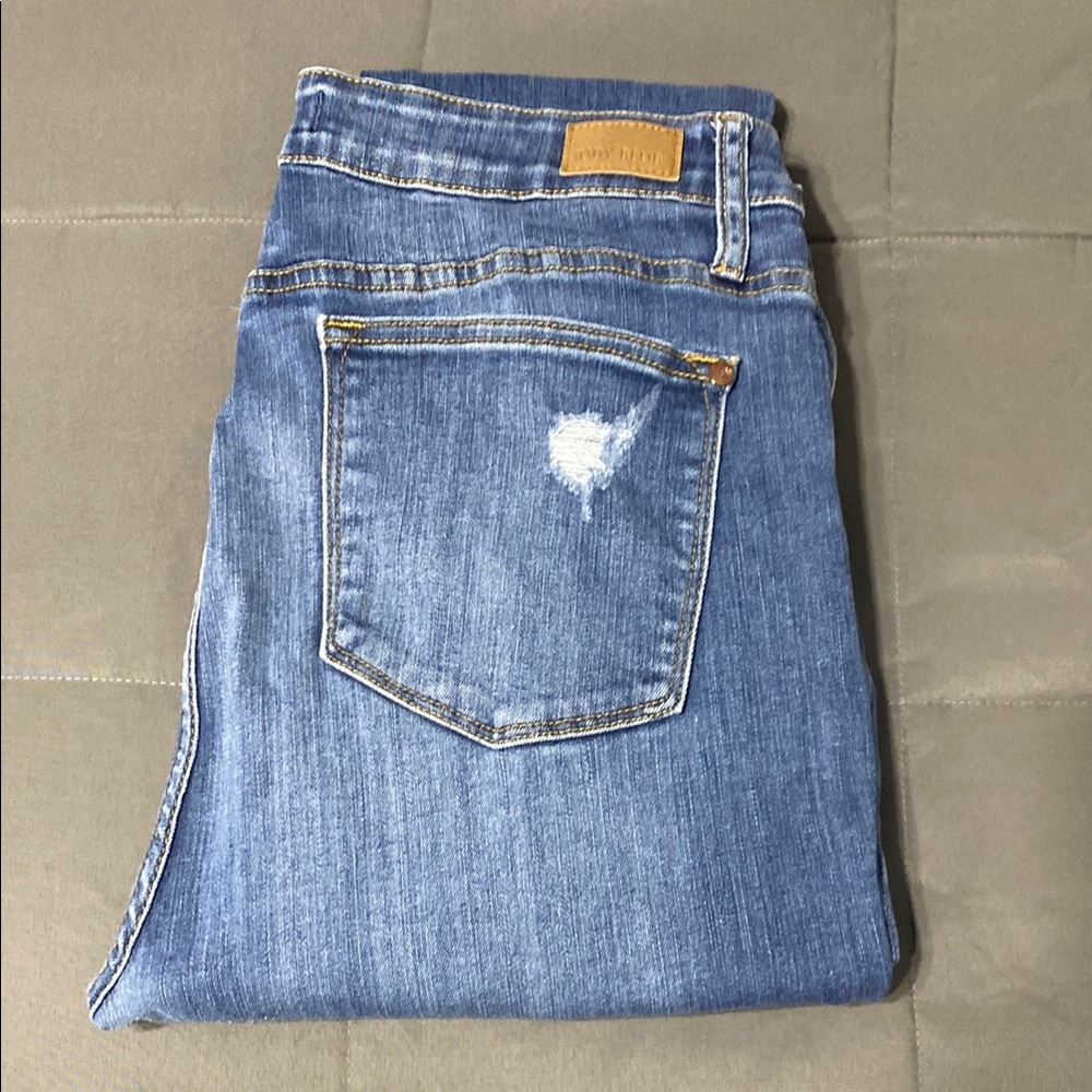 Judy Blue Medium Blue Distressed Back Pocket Skinny Jeans